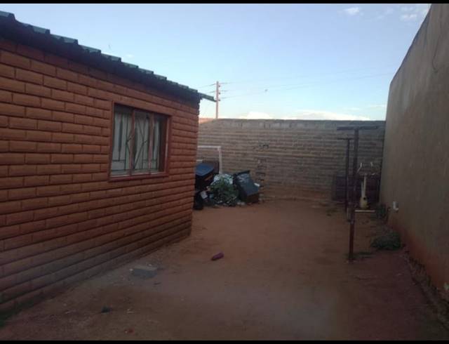 2 BEDROOM HOUSE FOR SALE IN COSMO CITY